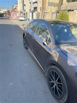 تۆیۆتا کامری